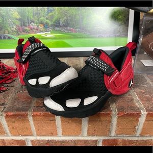 Nike AIR JORDAN Trunner LX OG 905222-001 Red Black White Sneaker Shoes Size 9